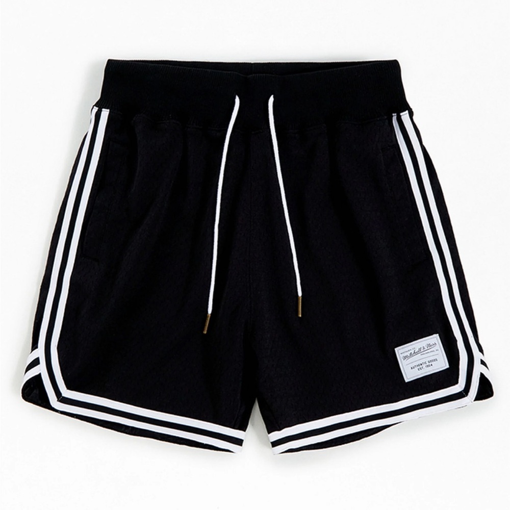 PacSun Mitchell & Ness basketball shorts, men’s size S